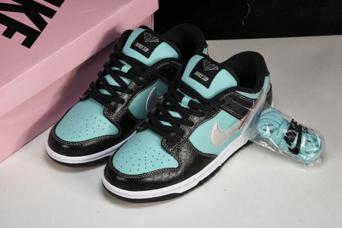 nike sb dunk low diamond S*pply co. aqua blue   304292-402
