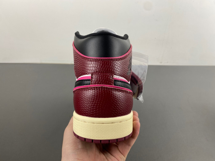 Air Jordan 1 High OG Black Red   FQ7818-101