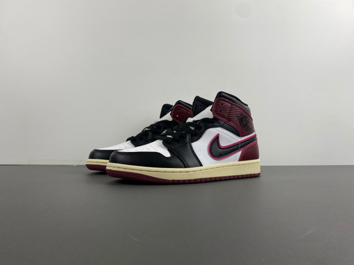 Air Jordan 1 High OG Black Red   FQ7818-101
