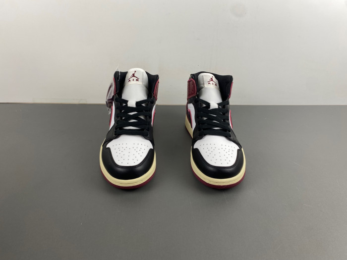Air Jordan 1 High OG Black Red   FQ7818-101