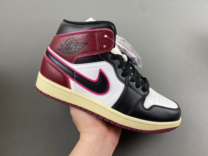 Air Jordan 1 High OG Black Red   FQ7818-101