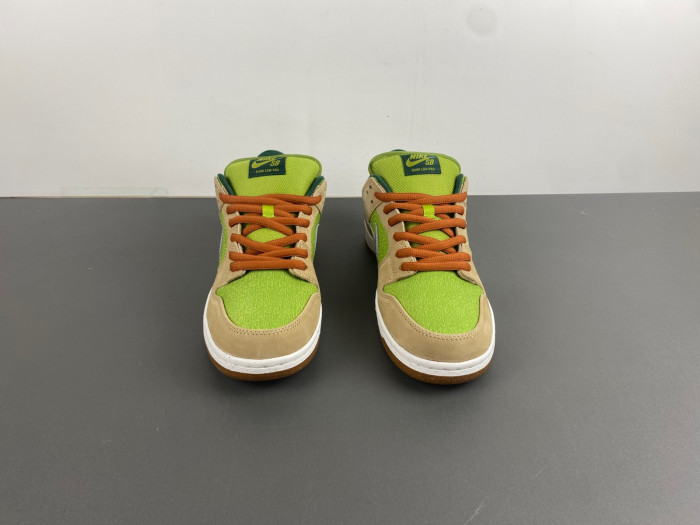 Nike SB Dunk Low “Escargot”   FQ7585-200