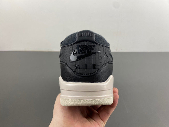 Air Jordan 4 RM “Black/Light Bone”   FQ7939-001