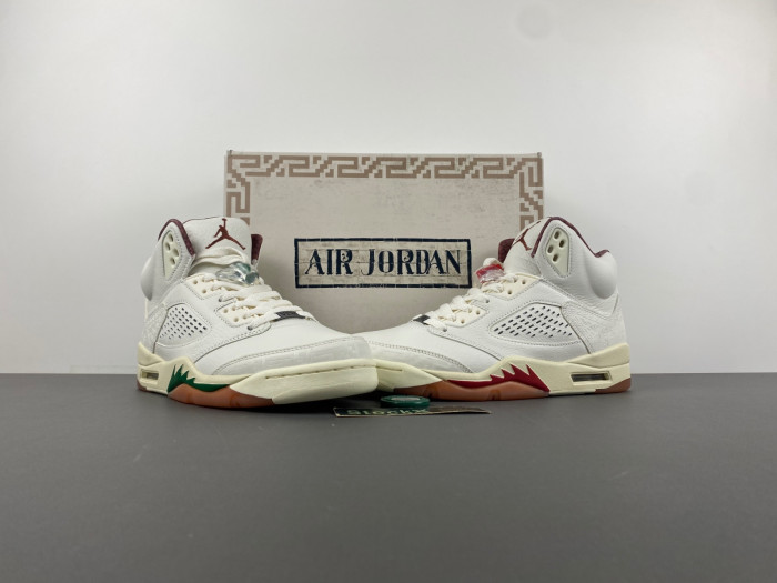 Air Jordan 5 "El Grito" Sail and Dark Pony    HF8833-100