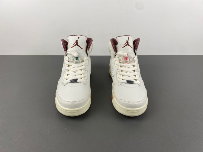 Air Jordan 5 "El Grito" Sail and Dark Pony    HF8833-100
