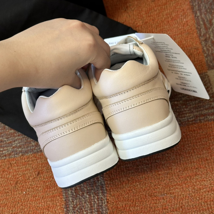 CH@NEL SNEAKERS