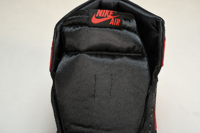 Jordan 1 Retro High OG Satin Bred   FD4810-061