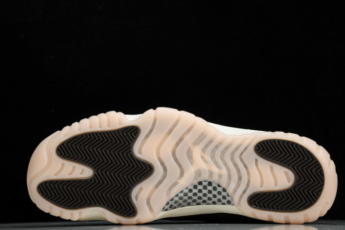 Jordan 11 Retro Neapolitan   AR0715-101