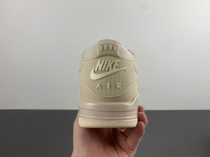Air Jordan 4 RM Legend Light Brown    FQ7940-200