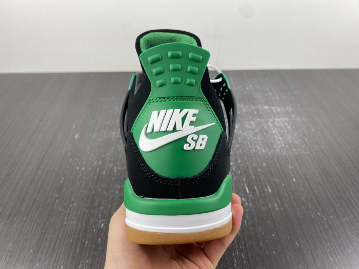 Jordan 4 Retro SB Black Green    DR5415-030