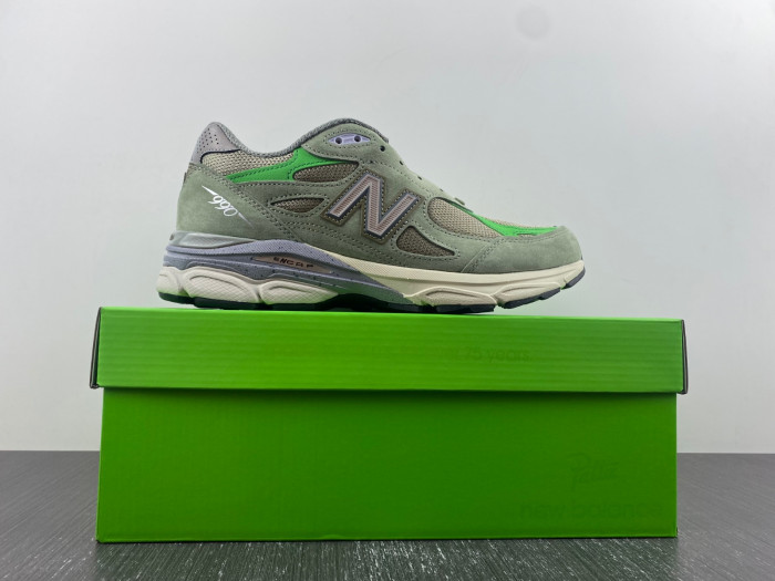 Patta Keep Your Family Close x New Balance 990 v3   M990PP3