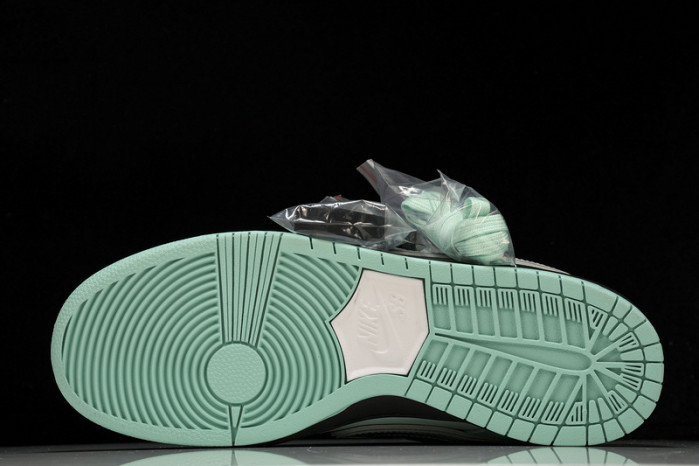 nike sb dunk low T*f*ny green  bv1310-402