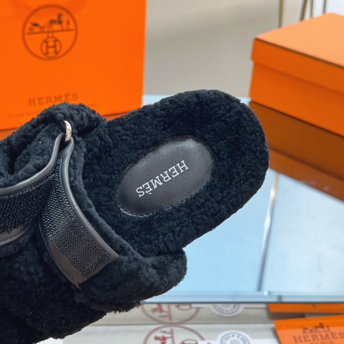 H**mes winter sandals