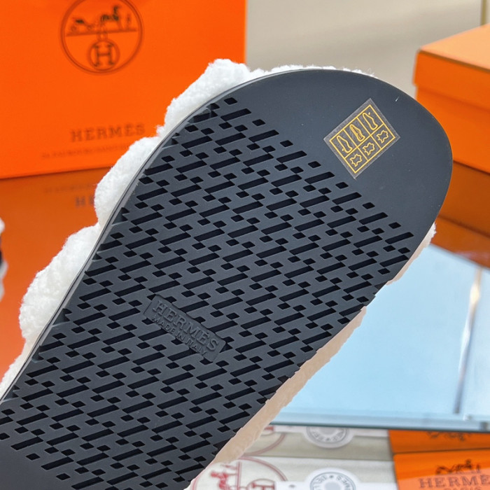 H**mes winter sandals