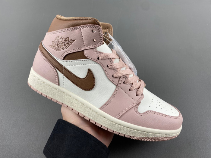 Air Jordan 1 Mid Feasts   BQ6472-620