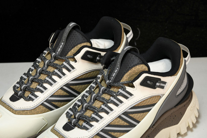 MONCLER TRAILGRIP GORE-TEX