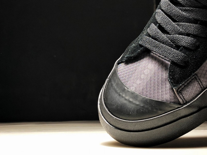 Nike Blazer Mid O-W Grim Reaper  AA3832-001