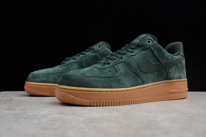 NIKE AIR FORCE 1 ´07 LV8 SUEDE OUTDOOR GREEN BRAND  AA1117-300