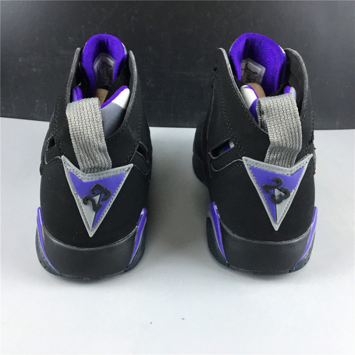 AIR JORDAN 7 RETRO RAY ALLEN BUCKS 304775-053