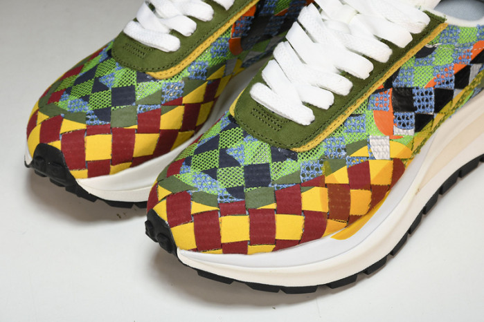 Nike Vaporwaffle sacai Woven “Green Gusto”  DR5209-300