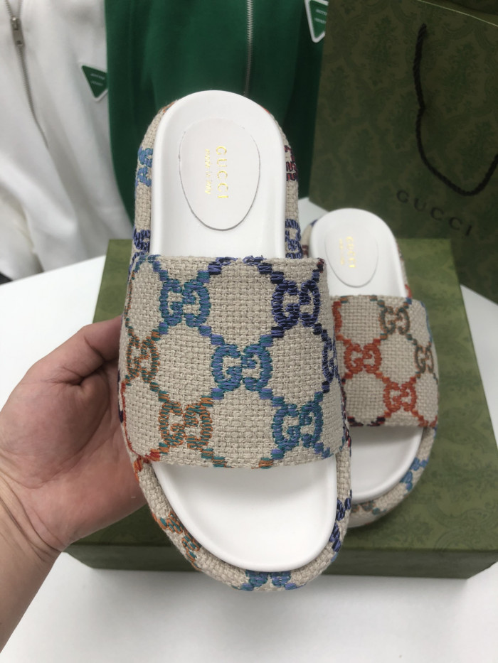 GUCC SANDALS