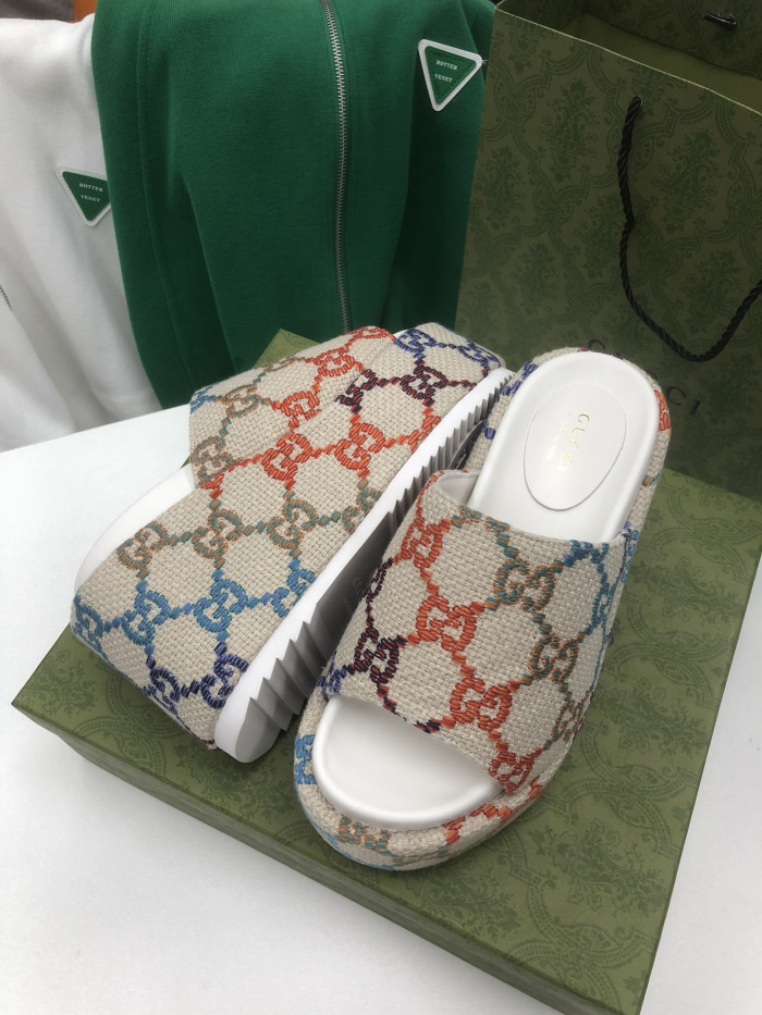GUCC SANDALS
