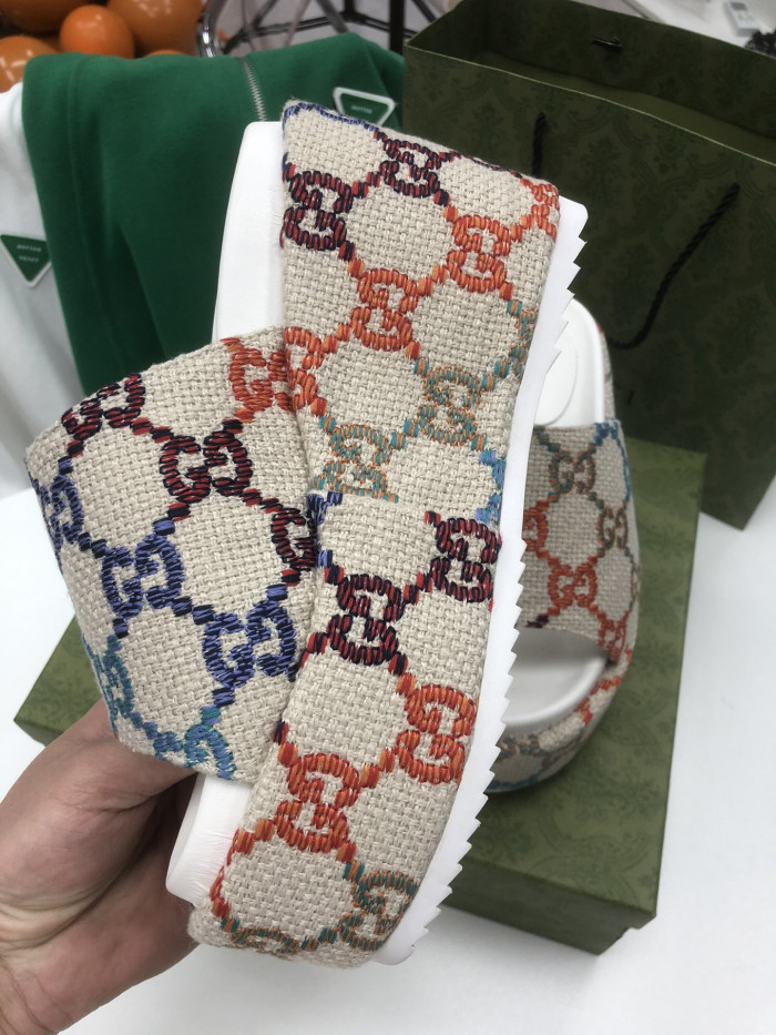 GUCC SANDALS