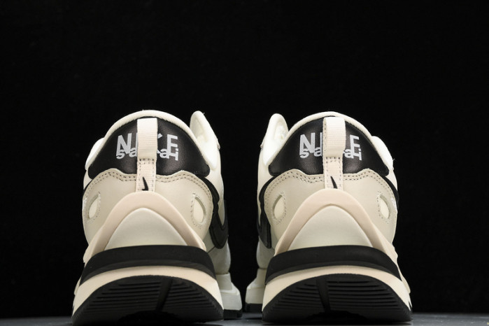 Nike Vaporwaffle sacai Grey Black White DD1875-101