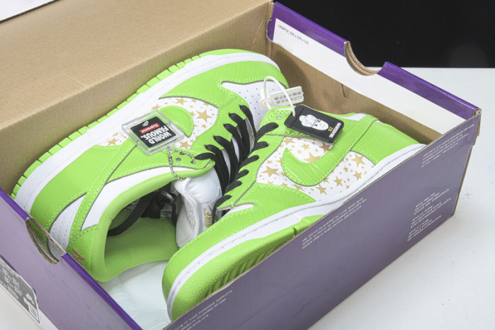 nike sb dunk low stars mean green dh3228-101