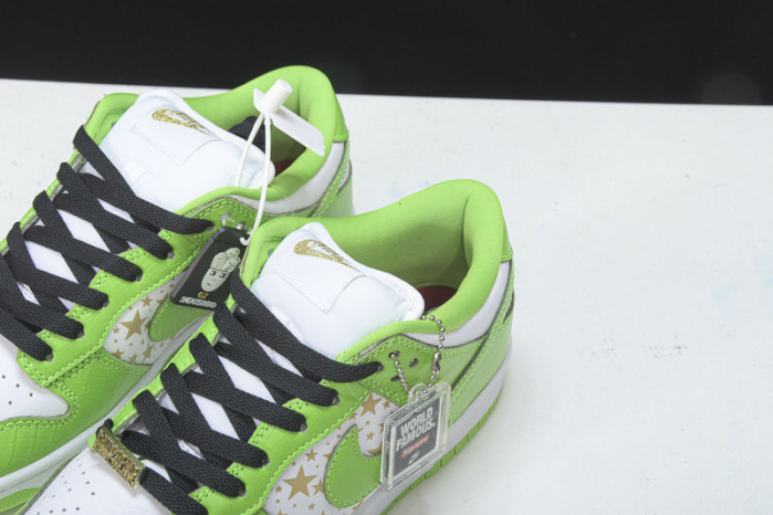 nike sb dunk low stars mean green dh3228-101