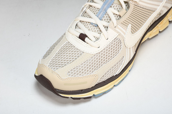 Nike Zoom Vomero 5 Oatmeal    FB8825-111