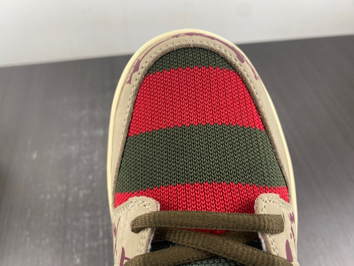 Nike SB Dunk Low Freddy Krueger   313170-202