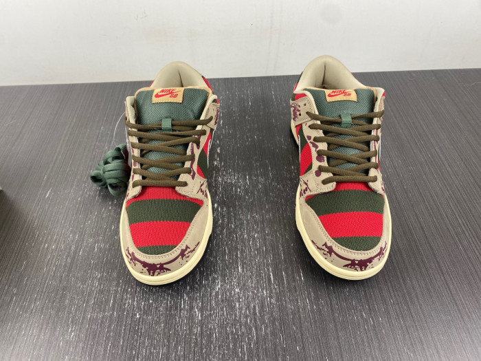 Nike SB Dunk Low Freddy Krueger   313170-202