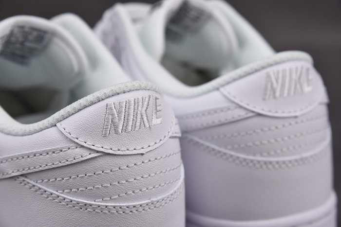 WMNS DUNK LOW 