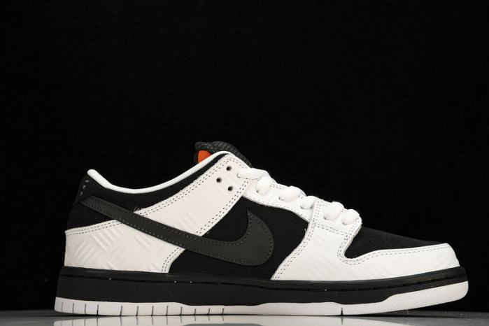Nike SB Dunk Low x Tightbooth  FD2629-100
