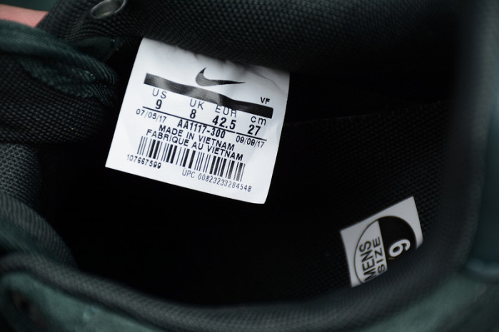 NIKE AIR FORCE 1 ´07 LV8 SUEDE OUTDOOR GREEN BRAND  AA1117-300