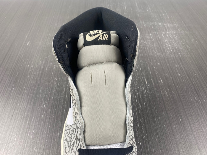 Jordan 1 Retro High OG White Cement DZ5485-052