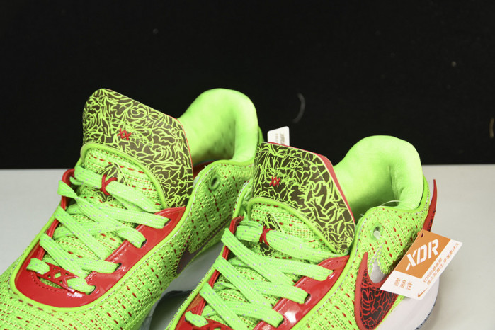 Nike LeBron 20 Stocking Stuffer   FJ4955-300