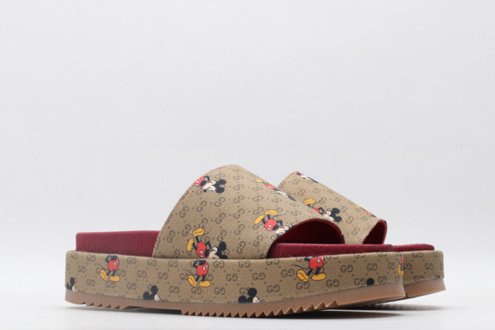 GUCC SANDALS
