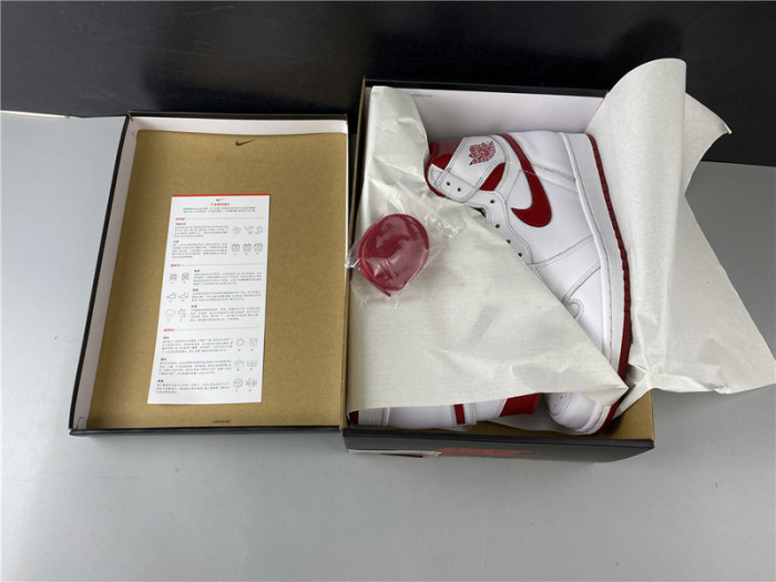 AIR Jordan 1 Retro Metallic Red (2017) 555088-103