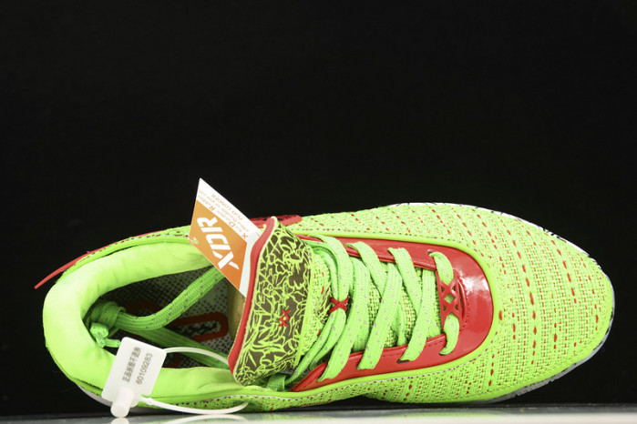 Nike LeBron 20 Stocking Stuffer   FJ4955-300