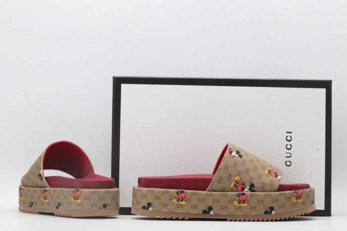 GUCC SANDALS
