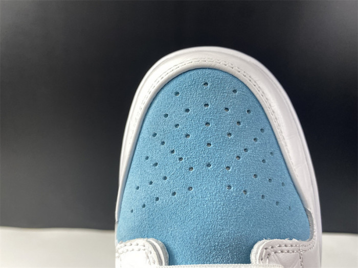 How the FTC x Nike SB Dunk Low DH7687-400