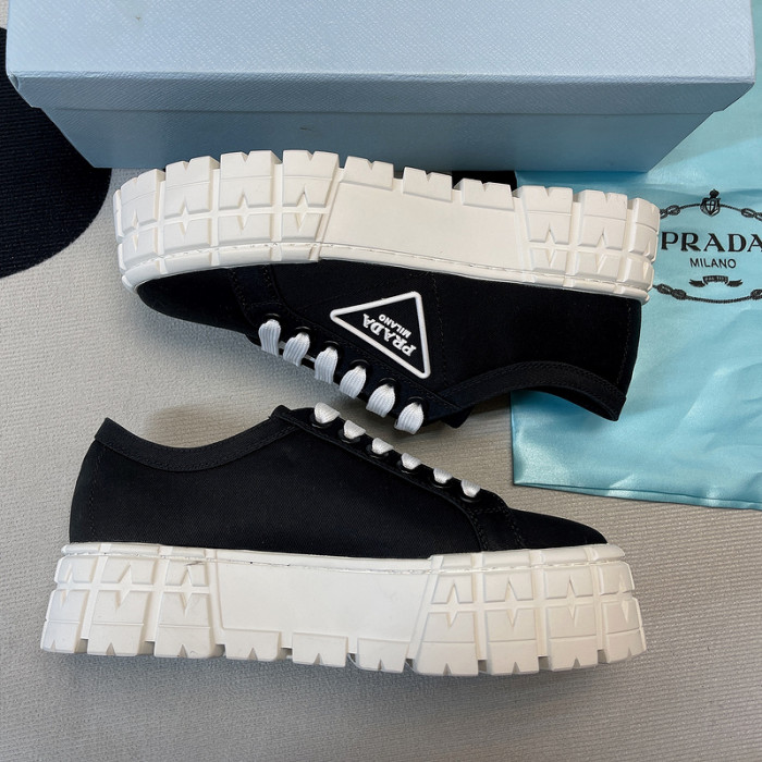 Pra*a  low top sneake
