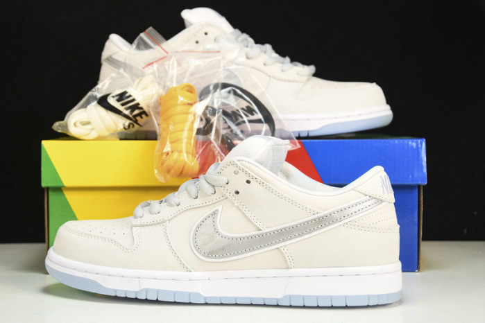 Nike SB Dunk Low White Lobster (Friends and Family)   FD8776-100