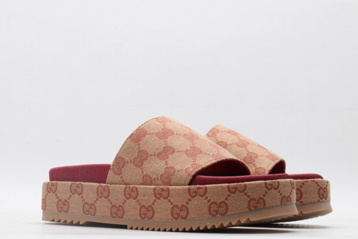 GUCC SANDALS