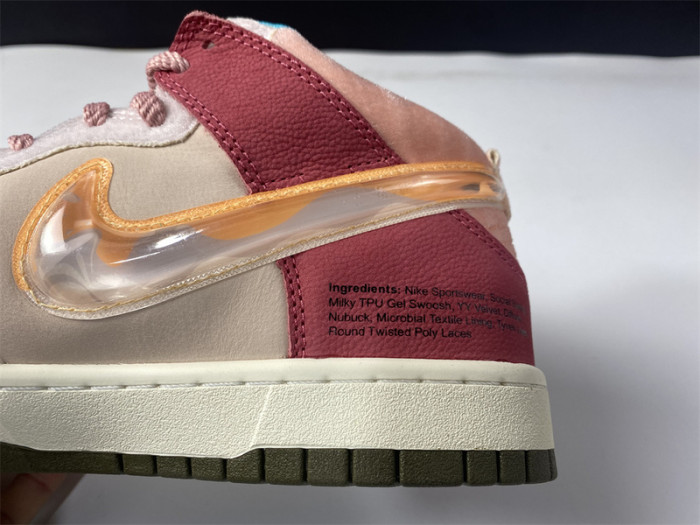 Social Status x Nk SB Dunk High Pro DJ1173-600