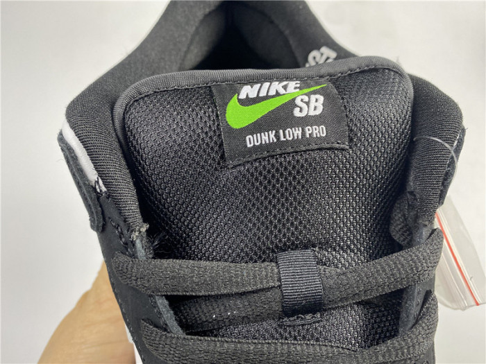 Nike SB Dunk Low Staple Panda Pigeon BV1310-013