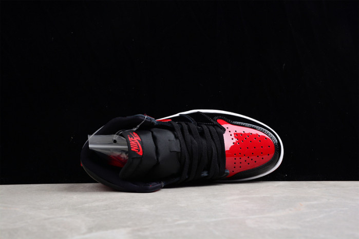 Air Jordan 1 High OG “Bred Patent” 555088-063