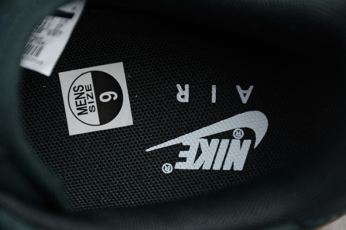NIKE AIR FORCE 1 ´07 LV8 SUEDE OUTDOOR GREEN BRAND  AA1117-300